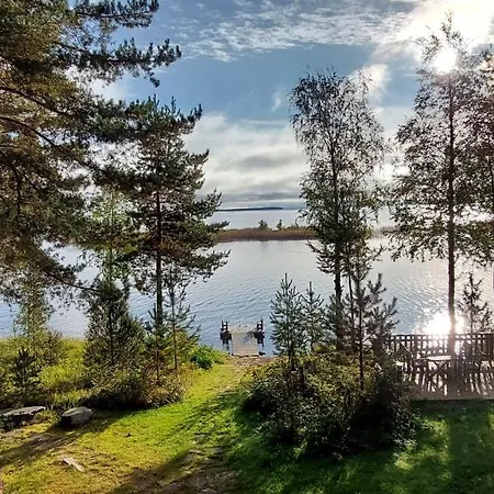 Tyyni - Hirsihuvila Aalto Мини-отель Liperi